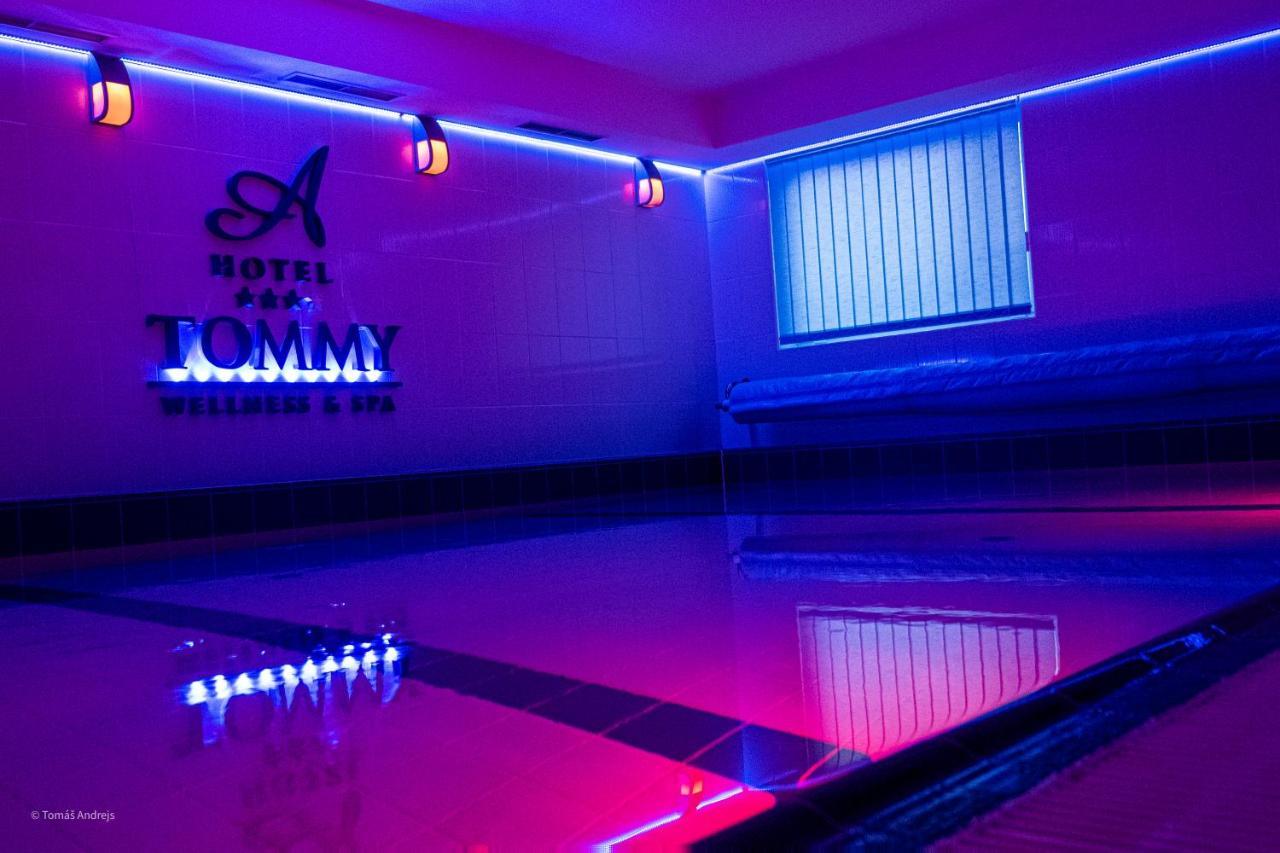 Hotel Tommy Wellness & Spa Наход Экстерьер фото