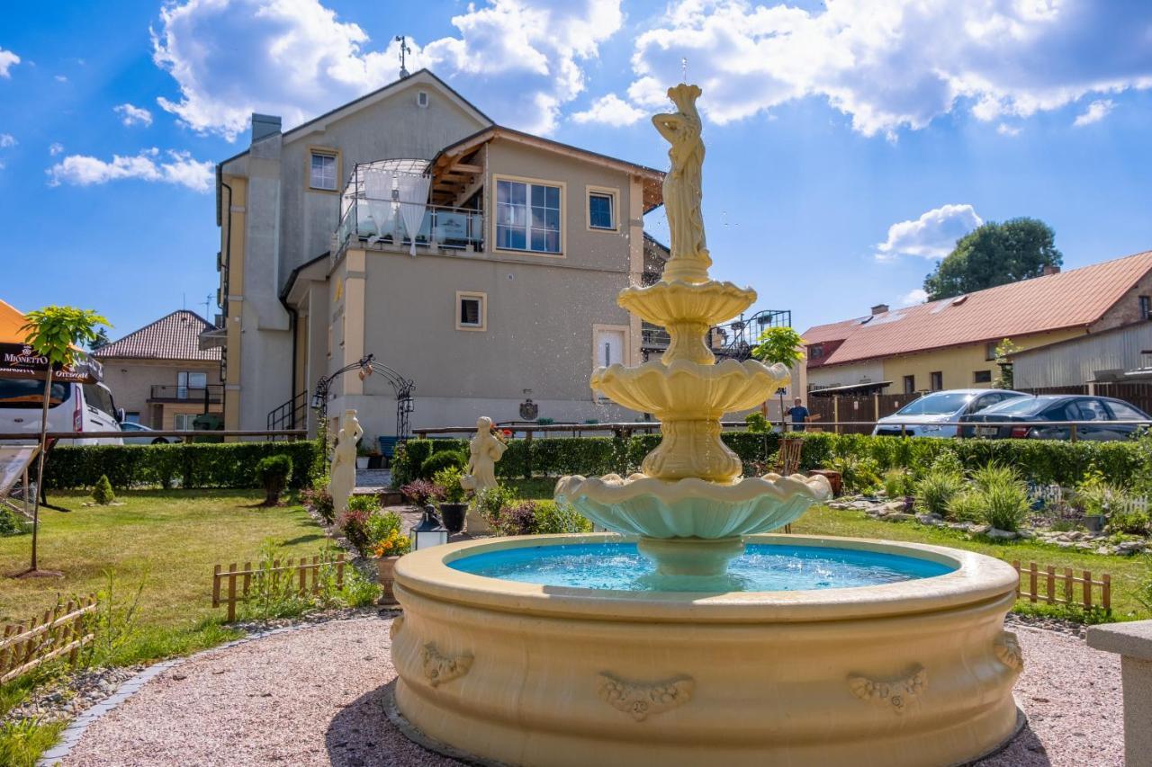 Hotel Tommy Wellness & Spa Наход Экстерьер фото
