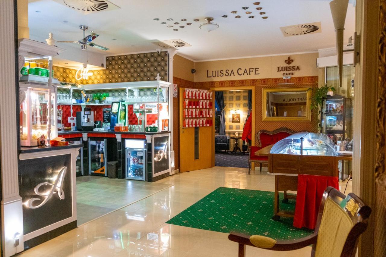 Hotel Tommy Wellness & Spa Наход Экстерьер фото