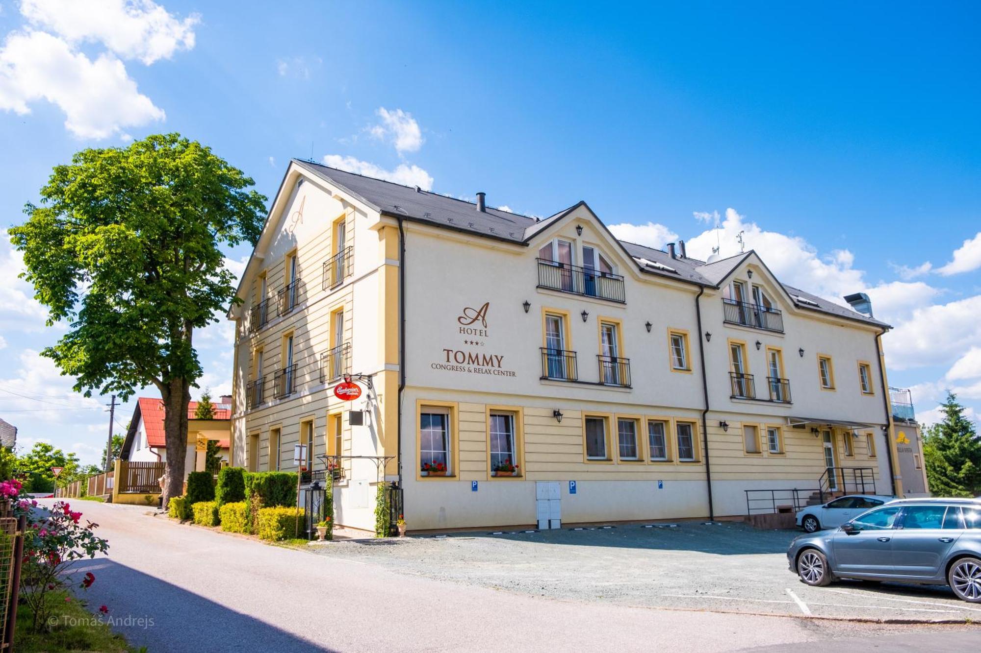 Hotel Tommy Wellness & Spa Наход Экстерьер фото
