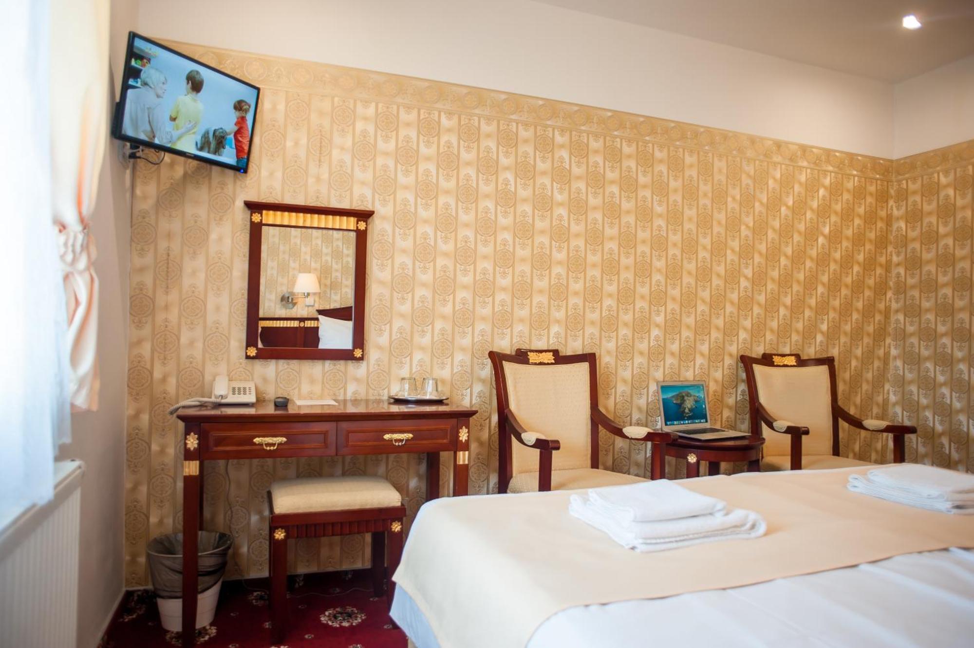 Hotel Tommy Wellness & Spa Наход Экстерьер фото